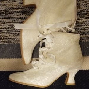 Ellie size 8 wedding shoes